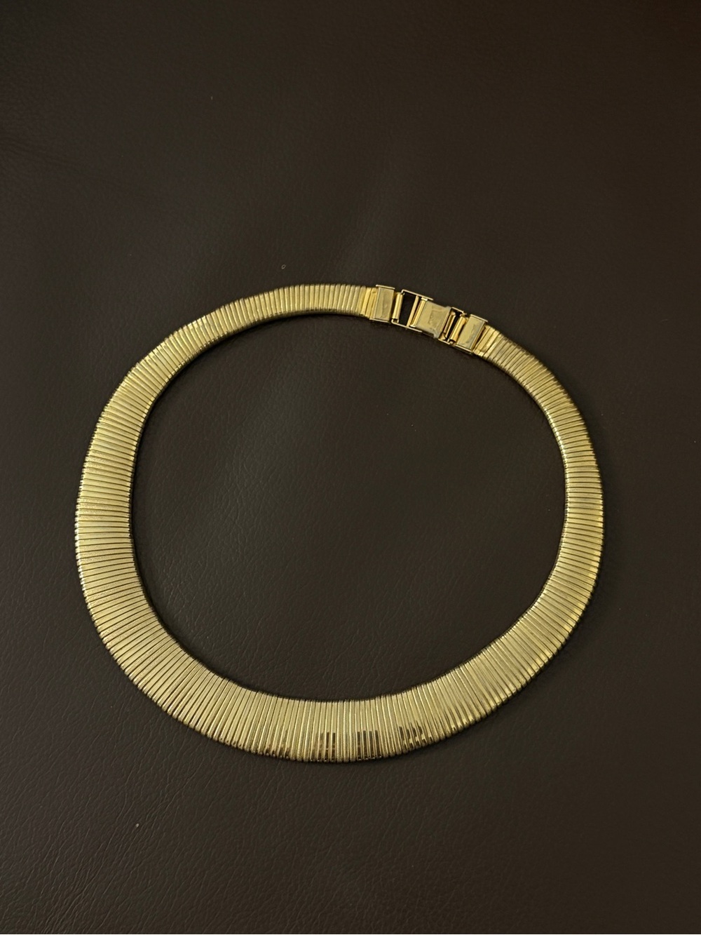 Vintage Gold Tone Ribbed Choker Necklace